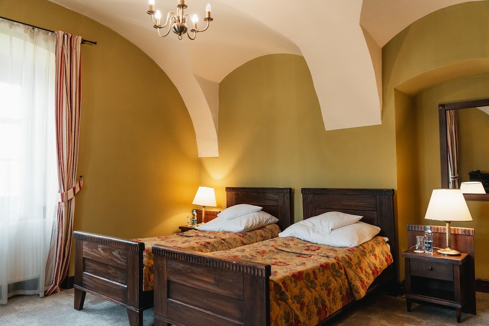 Standard Double or Twin Room - Photo 15