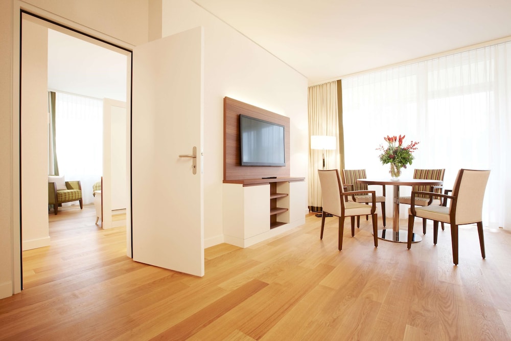 Suite photo 1