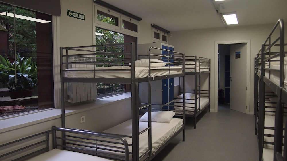 Shared Dormitory, Shared Bathroom (1 cama en habitación compartida de 10)