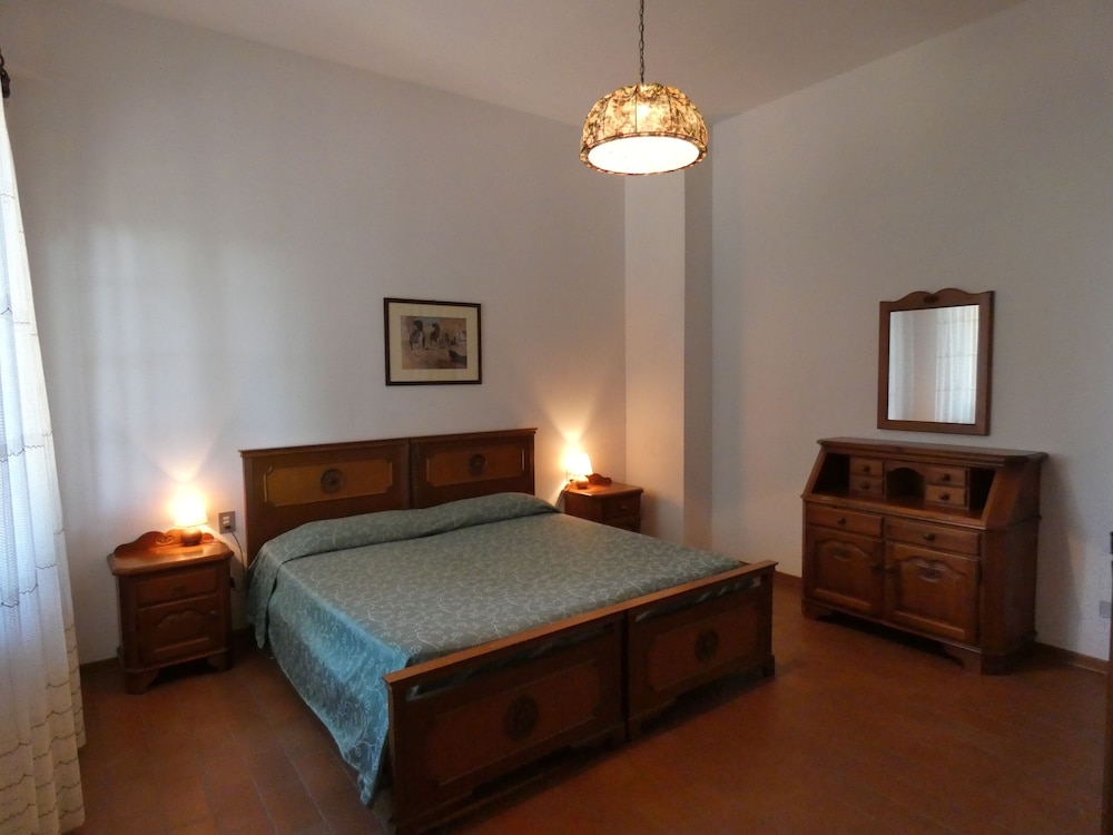 Traditional Apartment, 2 Bedrooms (#16)