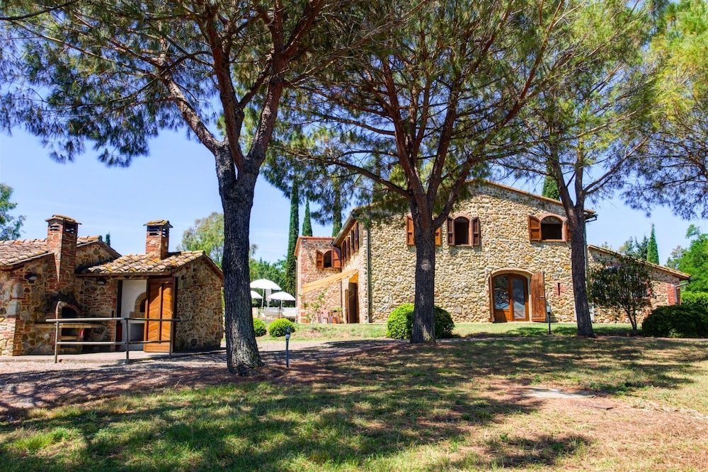 Villa photo 3
