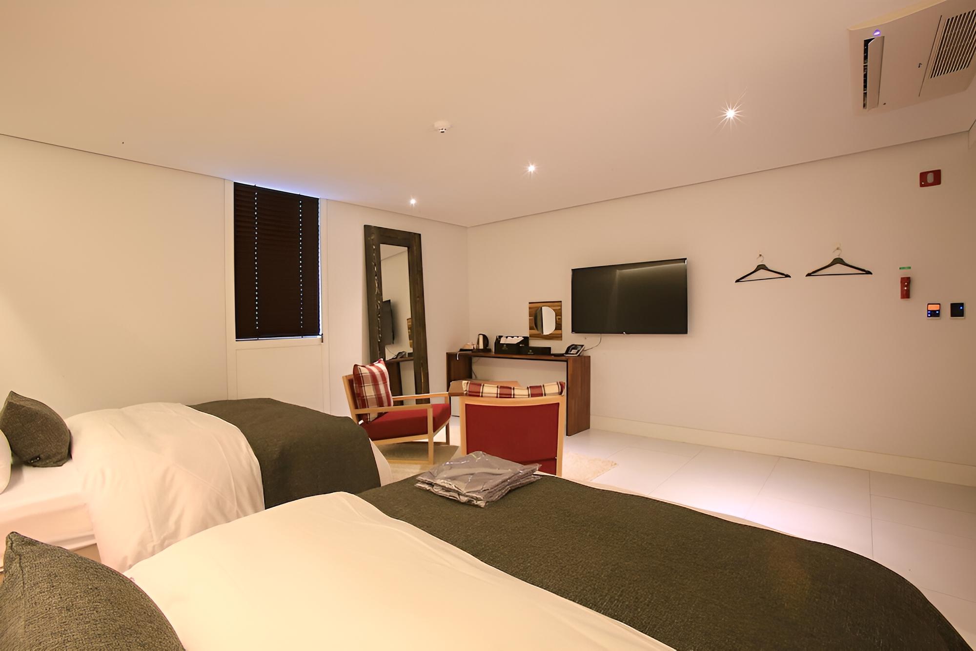 Room (Standard Twin (Netflix+Wave+TV+Disney) - Photo 1