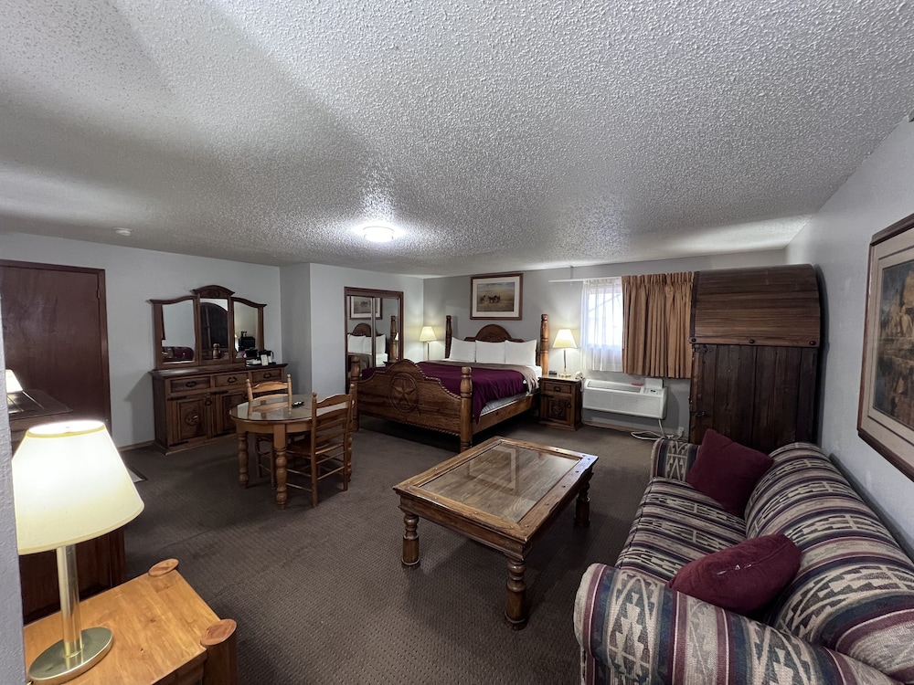 Suite, 1 King Bed, Non Smoking photo 3