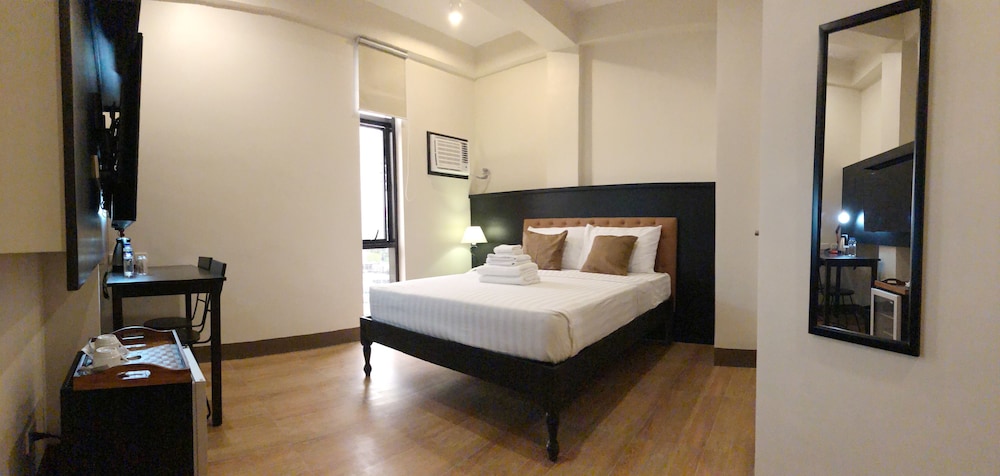 Deluxe Room, 1 Queen Bed