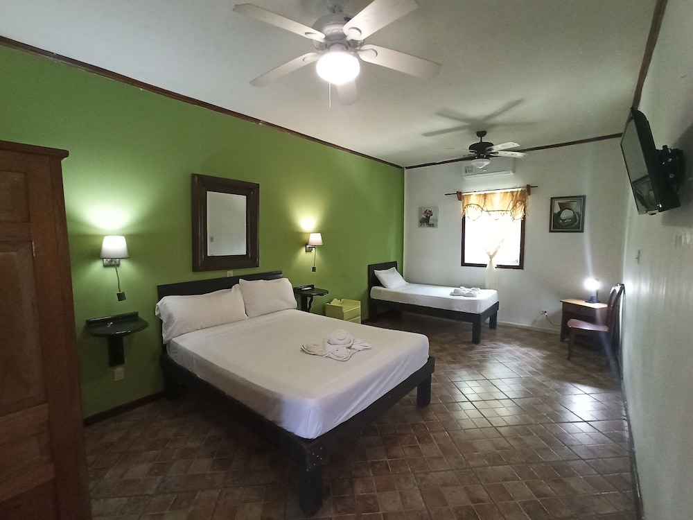 Standard Quadruple Room photo 2