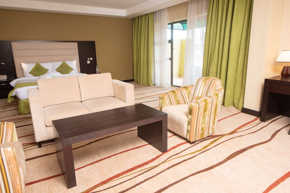 Deluxe Suite, Non Smoking photo 1