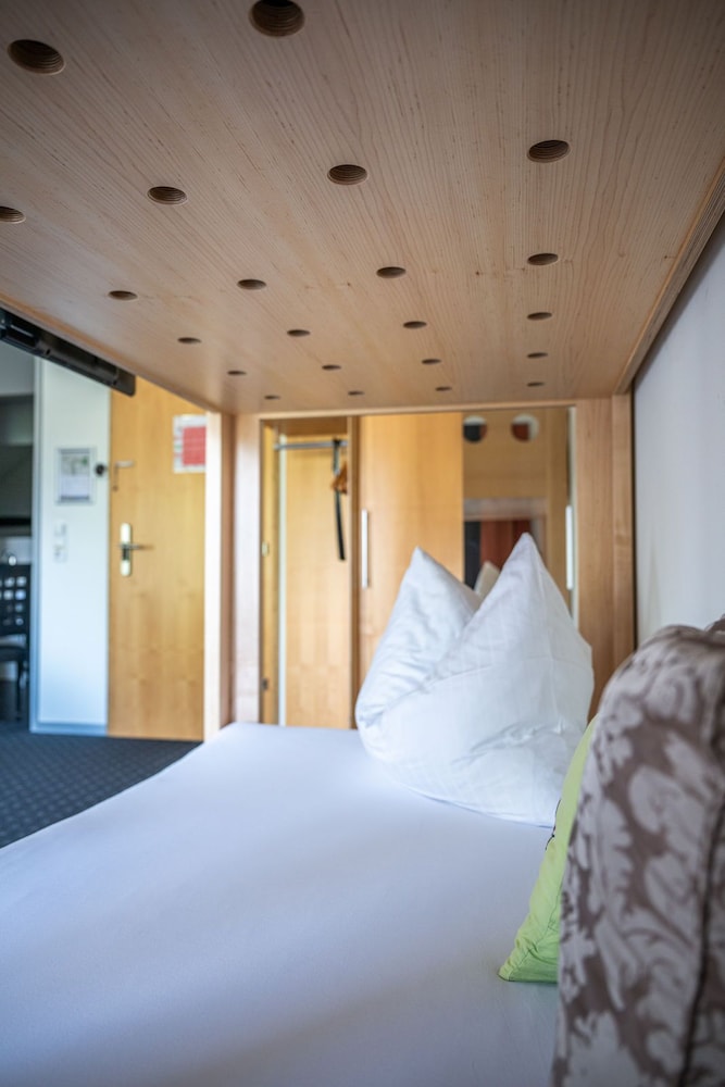 Comfort Quadruple Room, Mountain View