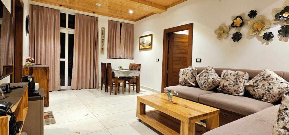Oak Royal Suite (2BHK) - Photo 1