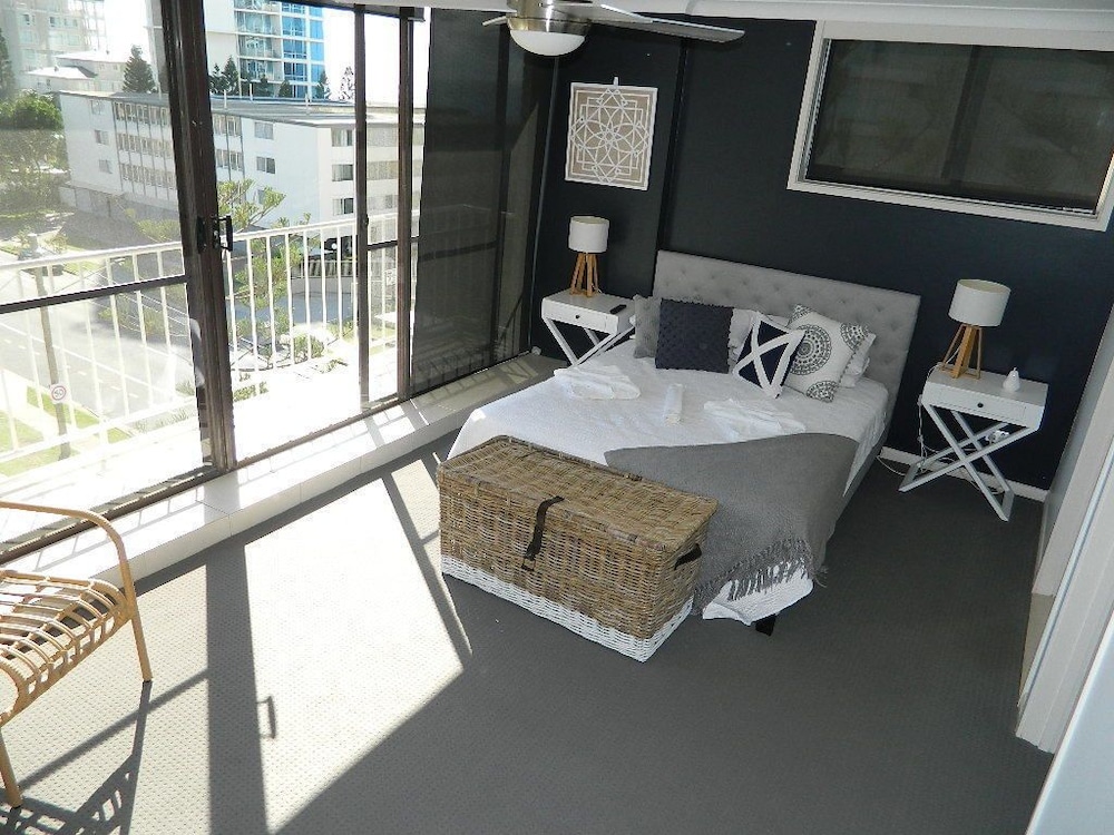 2 Bedroom 2 Bathrooms photo 1