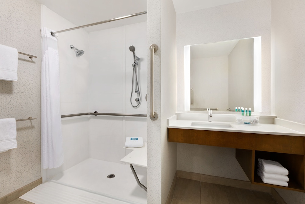 Room, 2 Queen Beds, Accessible, Non Smoking (Communications) photo 2