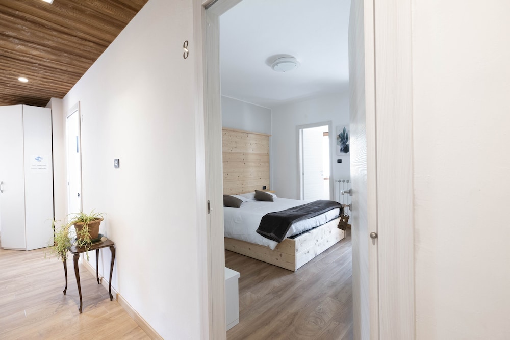 Classic Double or Twin Room, Mountain View, photo 6