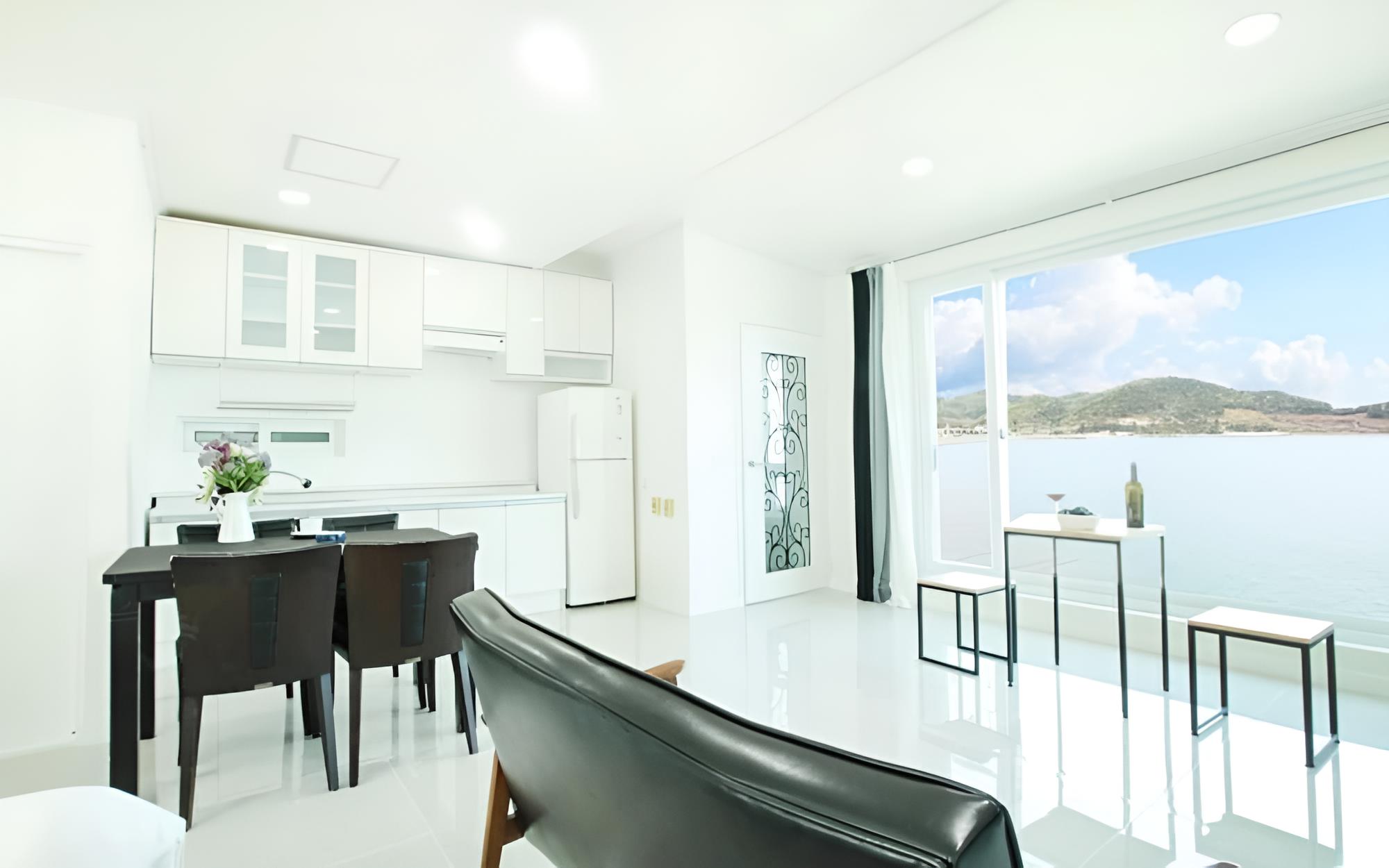 Room (Jasmine (2nd floor ocean view)) - Photo 9