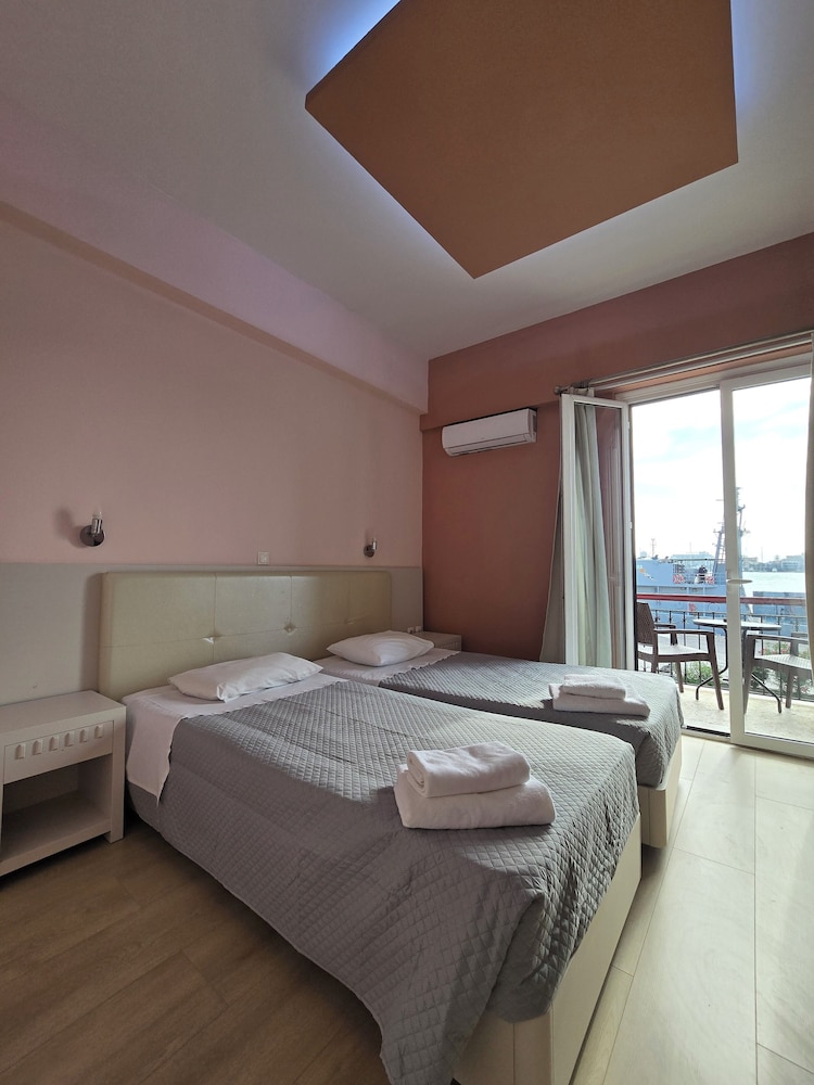 Double Room, Harbor View photo 2