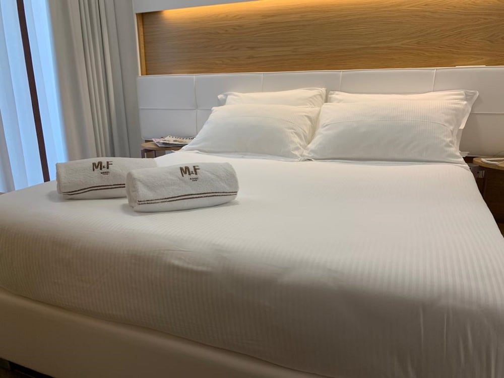 Deluxe Triple Room, Balcony photo 2