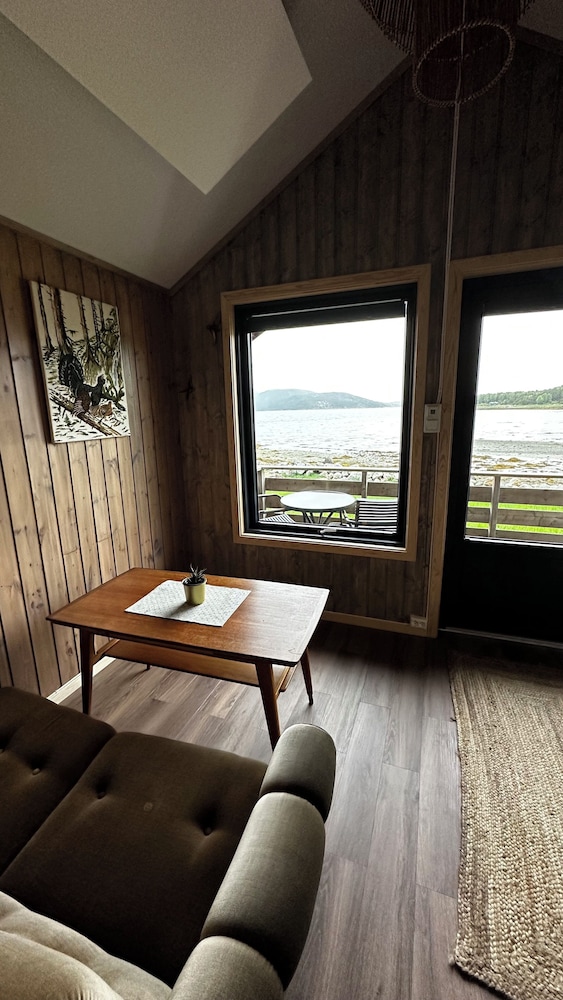 Basic Cabin, 1 Bedroom, Shared Bathroom, Sea View photo 3