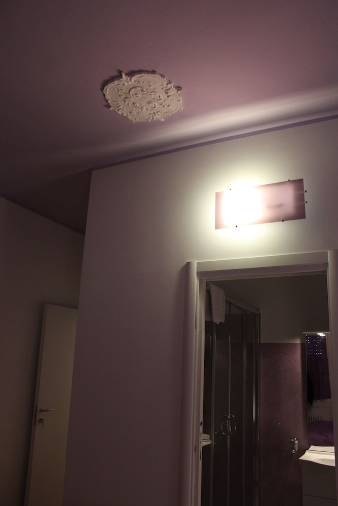 Room (Viola) photo 2