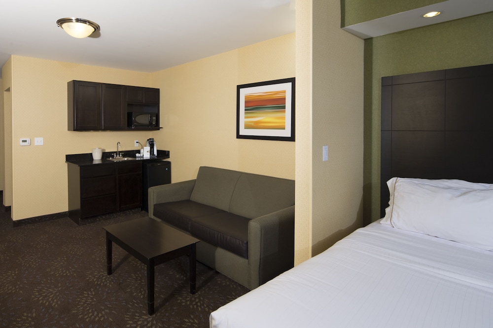 Suite, 2 Queen Beds photo 1