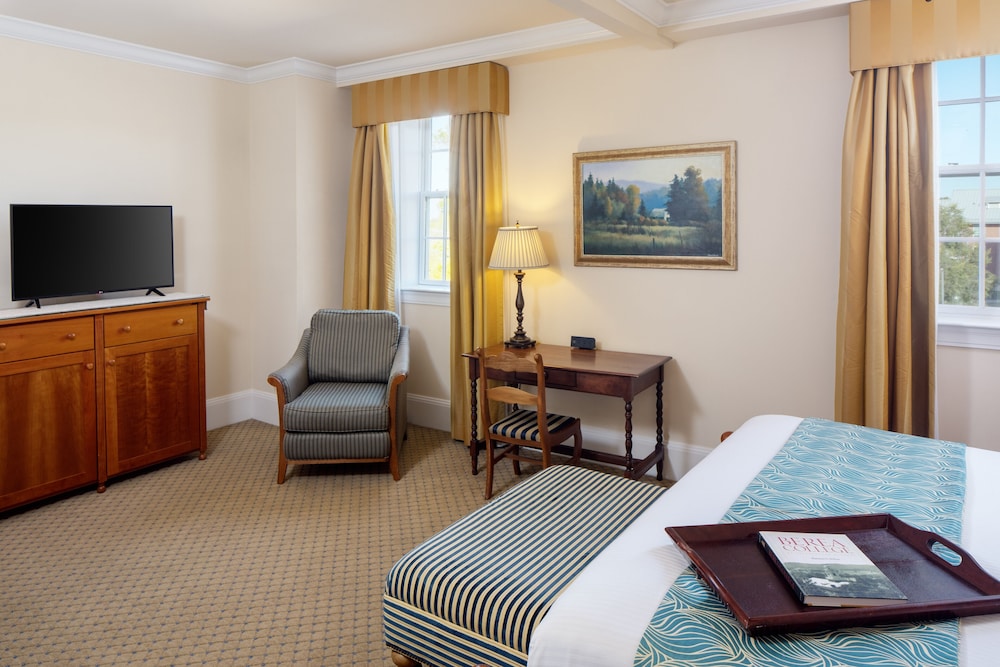 Junior Suite, 1 King Bed - Photo 2