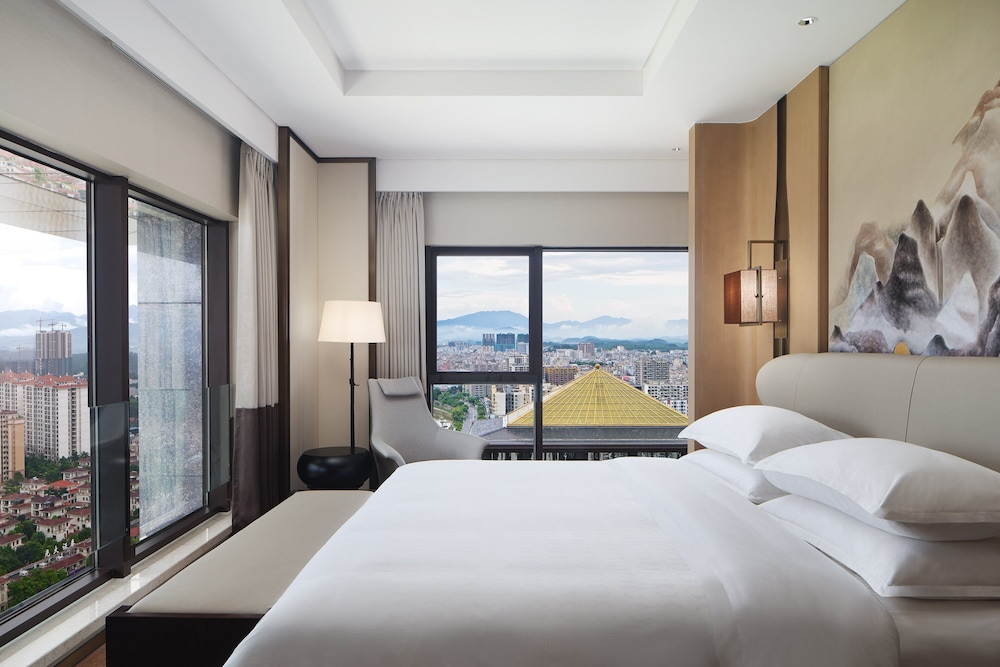 Room, 1 King Bed, City View - Photo 8