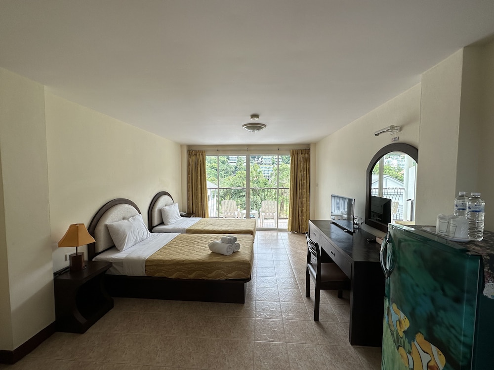 Deluxe Twin Room - Photo 1