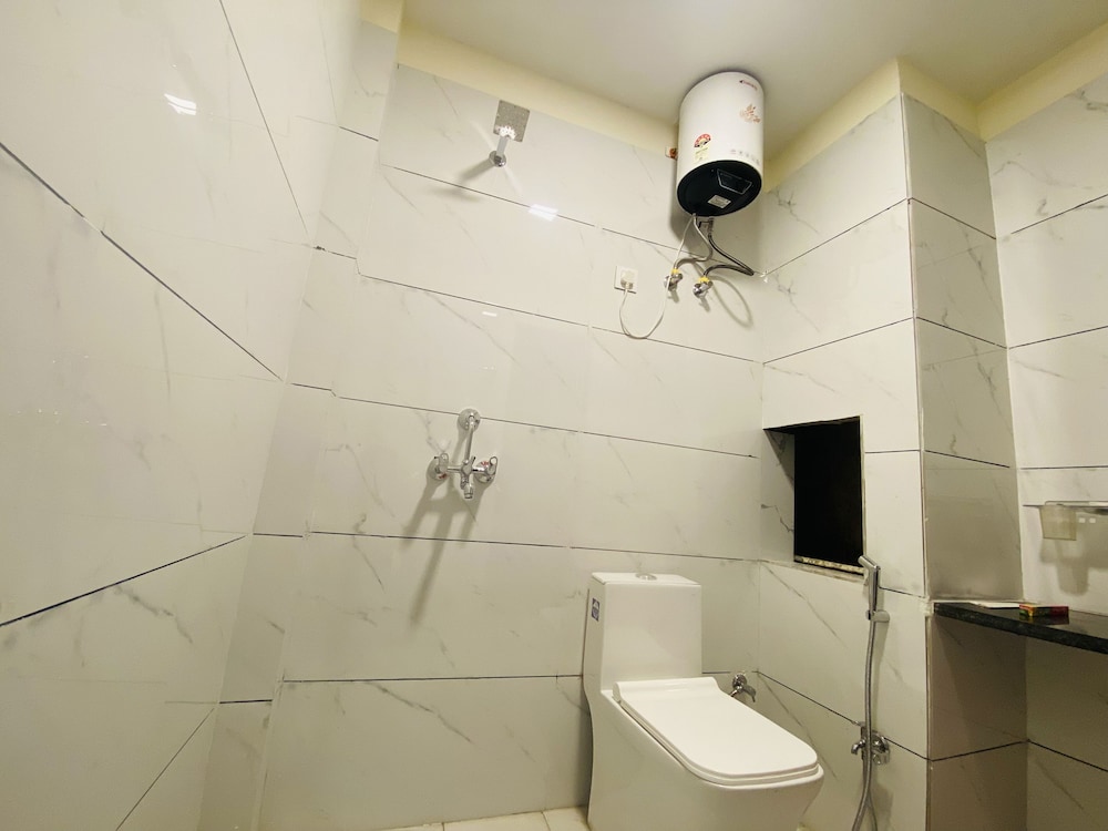 Deluxe Room - Photo 4