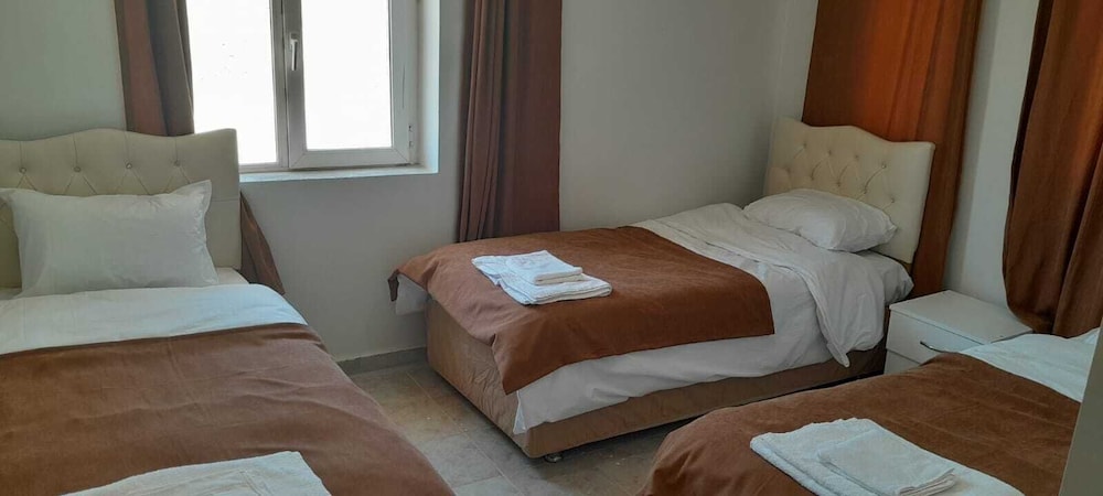 Standard Triple Room photo 2