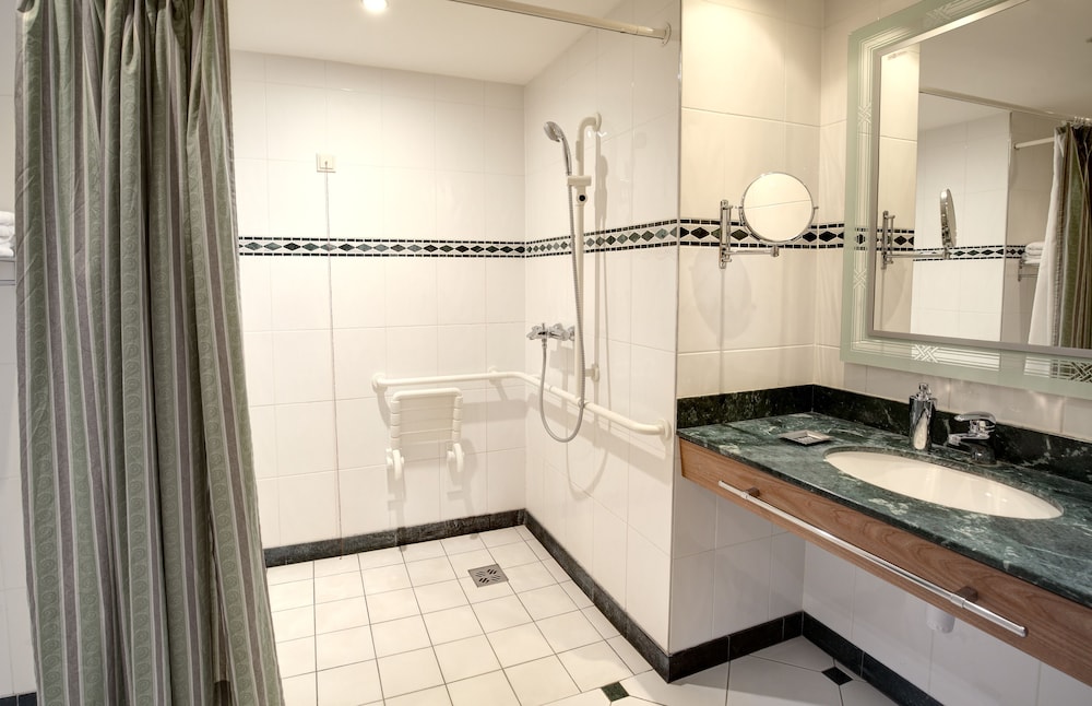 Room, Accessible thumbnail 5