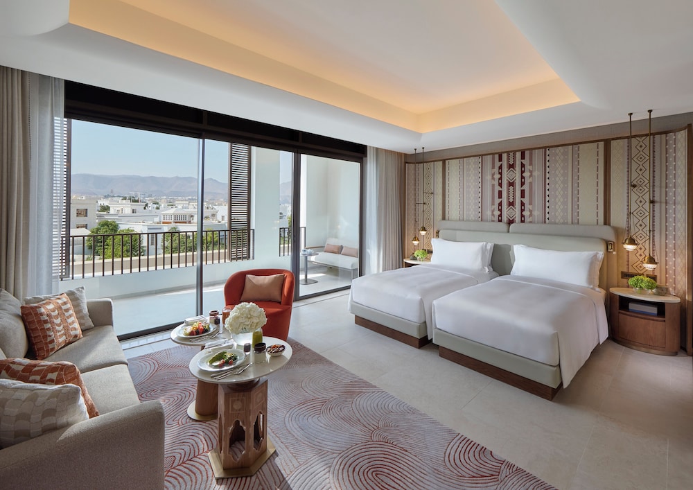 Deluxe Room, 1 King Bed, Mountain View - Photo 1