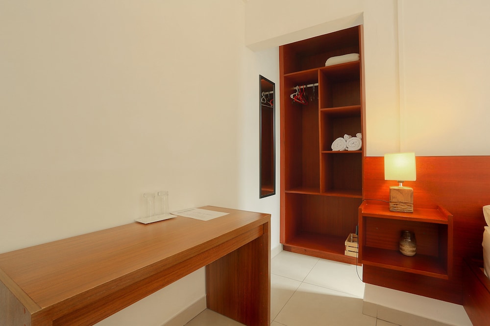 Standard Double Room, 1 Double Bed, Non Smoking, Partial Sea View photo 2