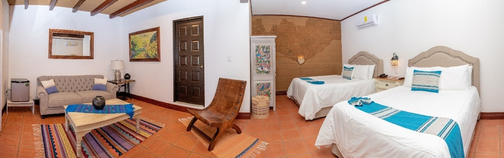 Junior Room, 2 Queen Beds