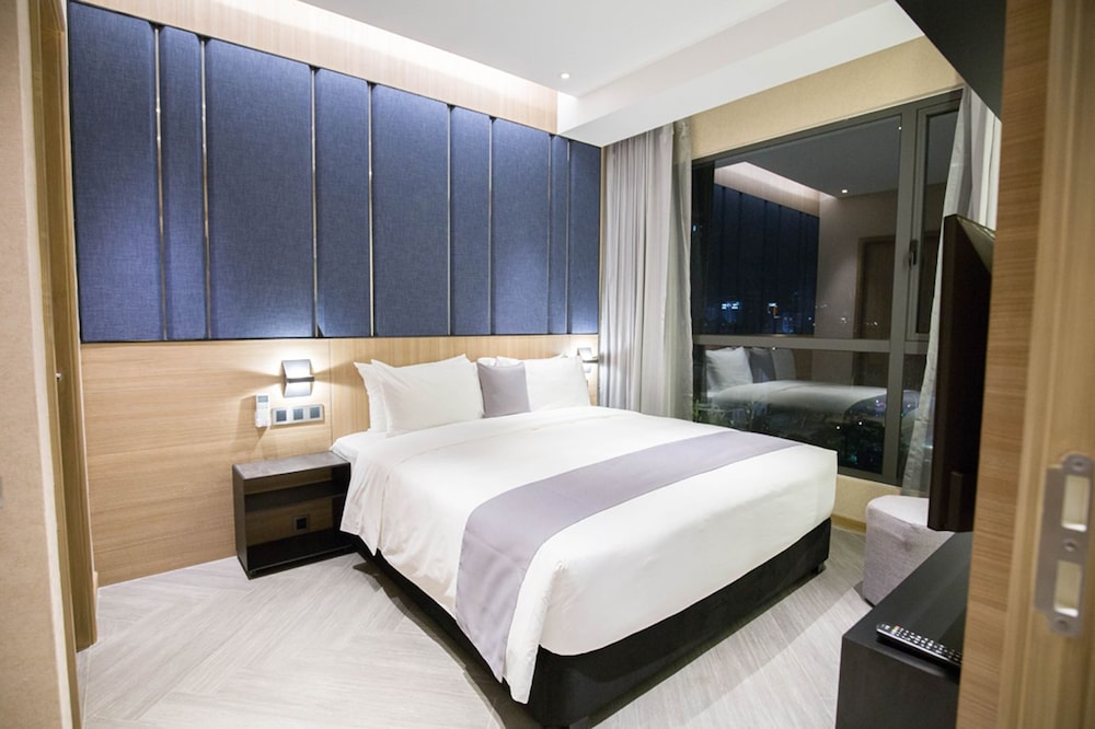 2 Bedrooms Deluxe - Free Mini Bar photo 1