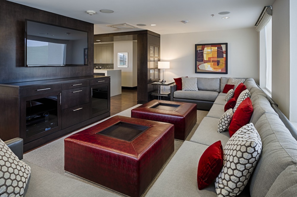 Presidential Suite, 1 King Bed, Non Smoking photo 3
