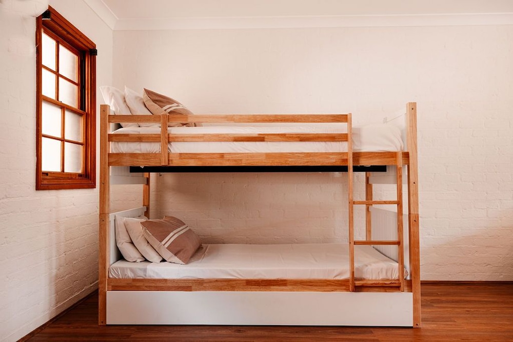 Signature Quadruple Room photo 2