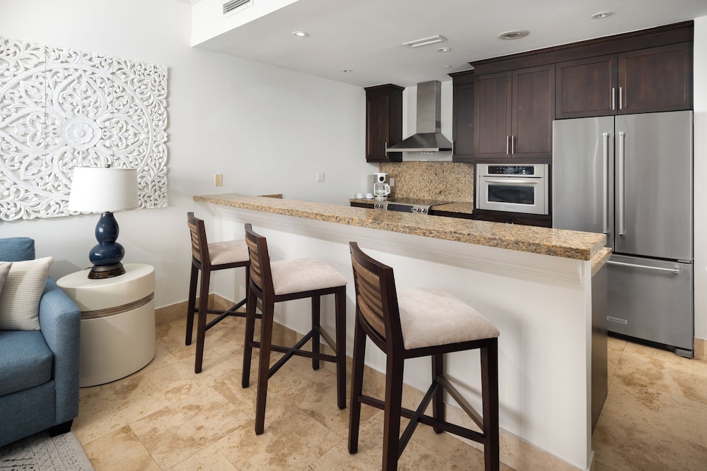 Deluxe Suite, 2 Bedrooms, Oceanfront - Photo 8