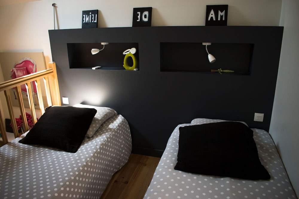 Comfort Triple Room, Private Bathroom, Garden View (MADELEINE) photo 2
