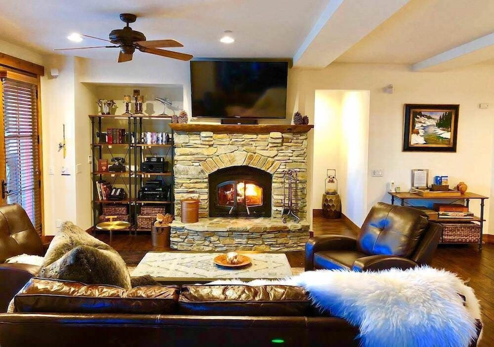 Townhome, Multiple Beds, Fireplace, Mountain View (The Lodges By 8th Hole)