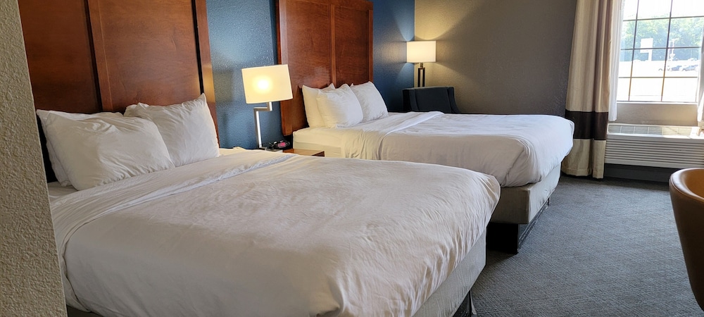Standard Room, 2 Queen Beds - Photo 2
