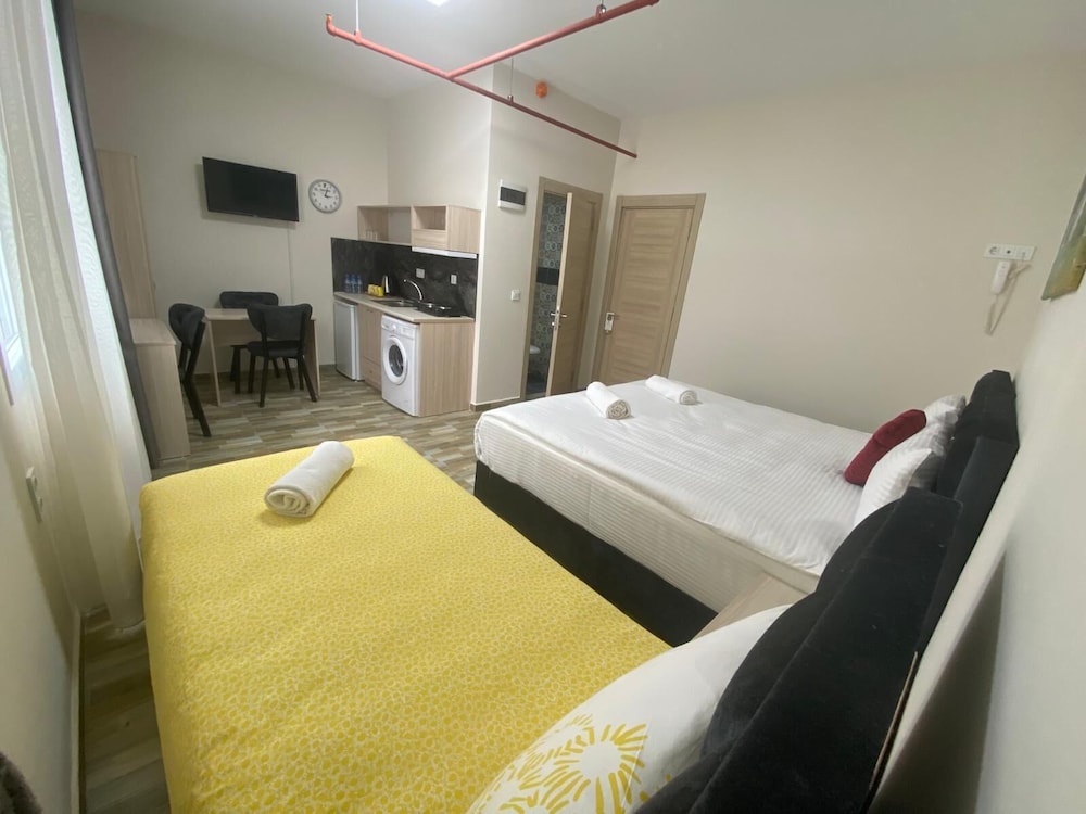 Deluxe Triple Room photo 2