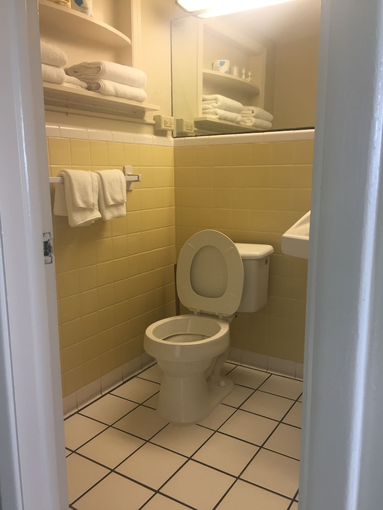 Managers Choice Room- Best Value- Sleeps up to 4 Adults photo 3