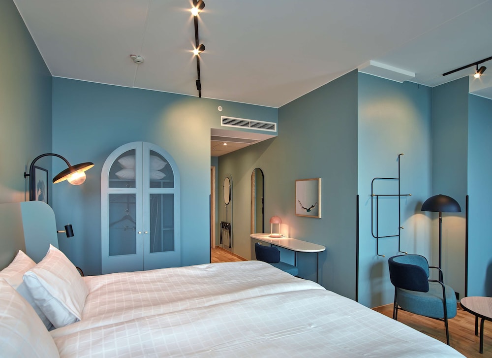 Family Room (Superior) - Photo 4