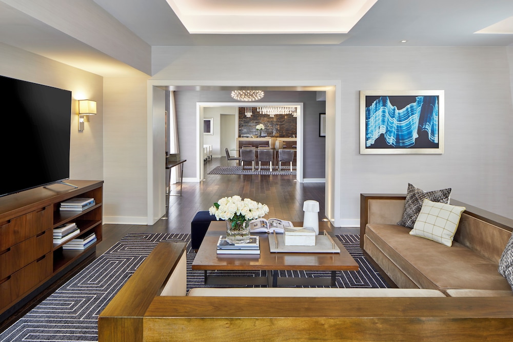Presidential Suite photo 1
