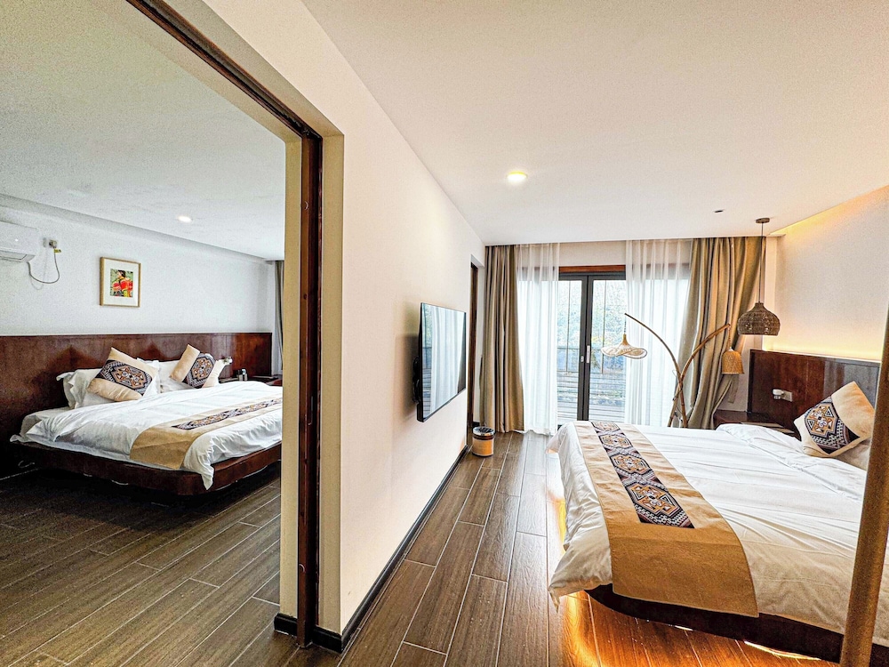 Superior Twin Room, Hill View