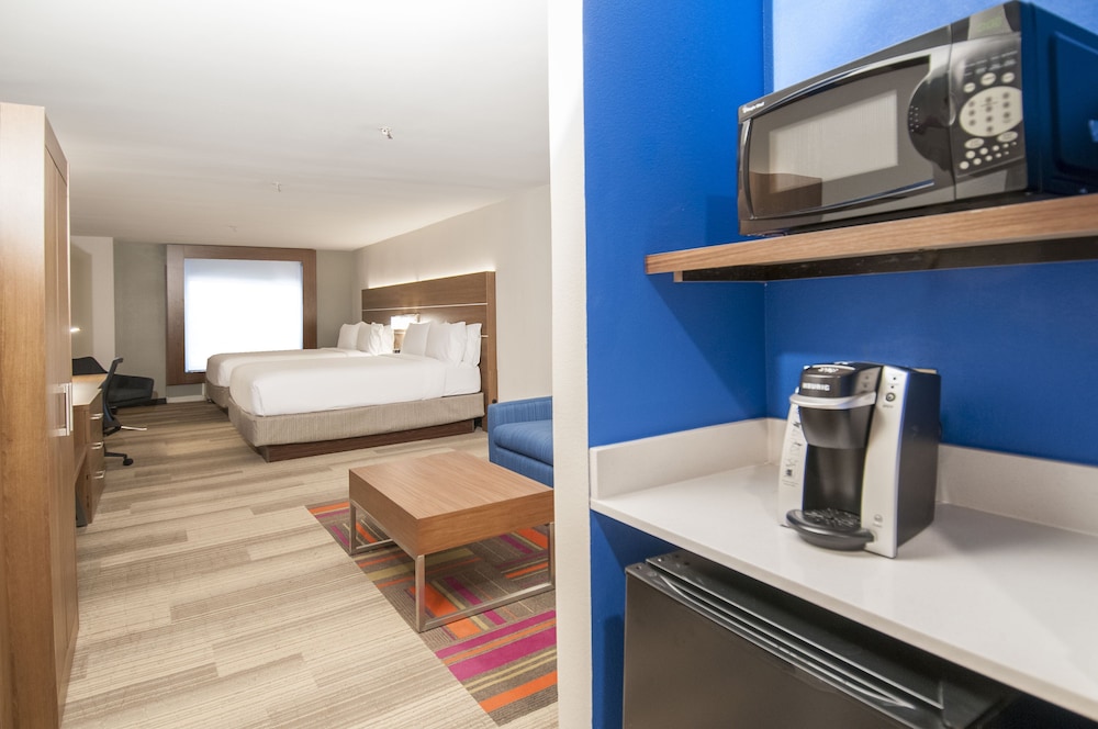 Suite, Multiple Beds photo 1