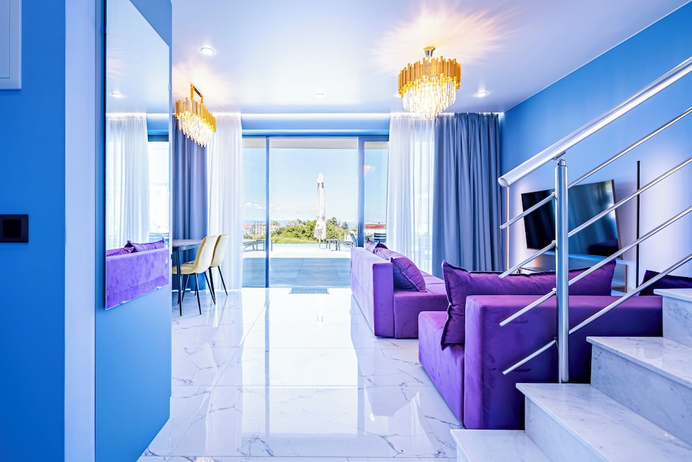 Villa | City