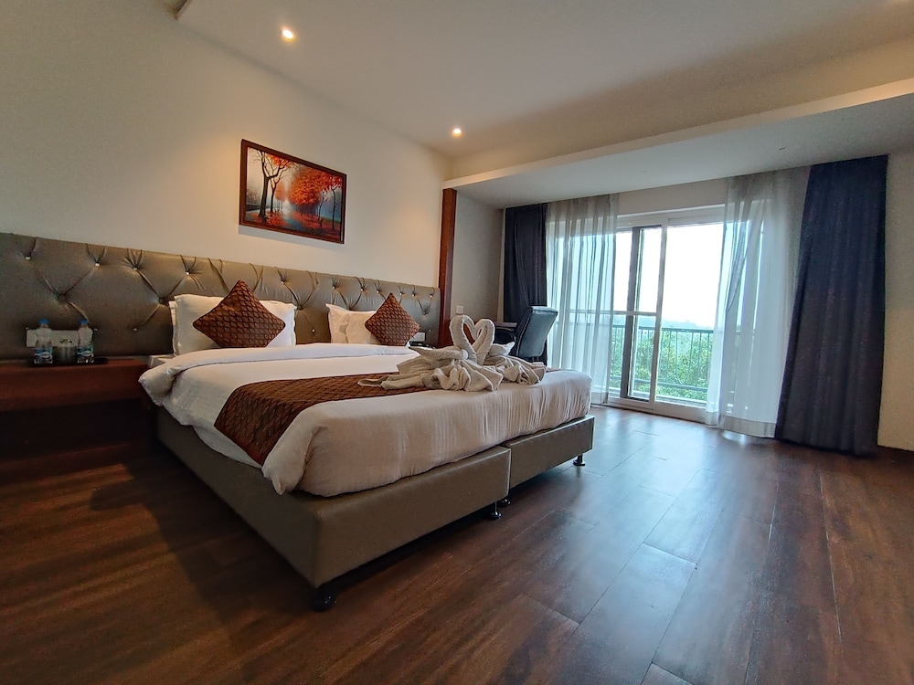 Suite Room - Photo 7