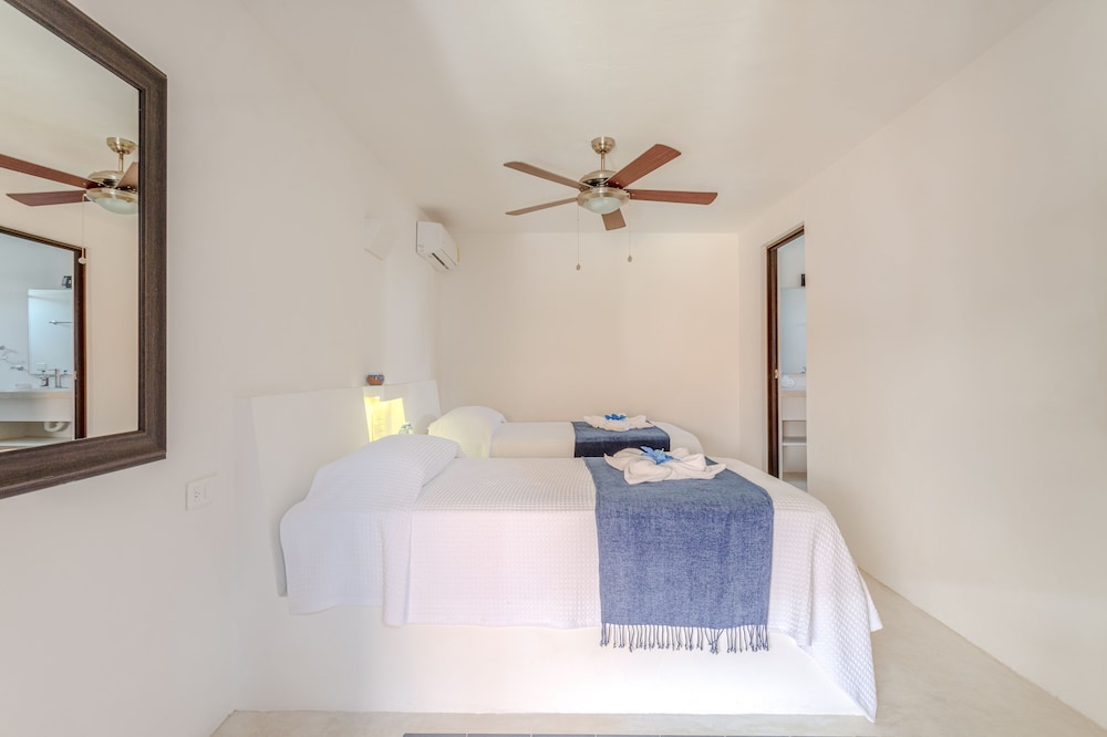 Standard Twin Room, 2 Twin Beds - Photo 1