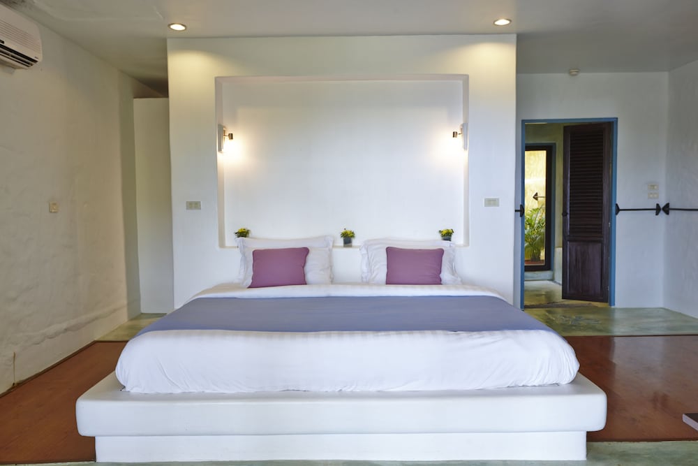 Beach Front Suite - Photo 4