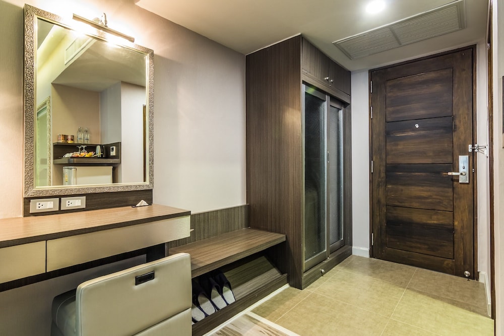 Superior Room, 2 Twin Beds, Non Smoking, Private Bathroom photo 3