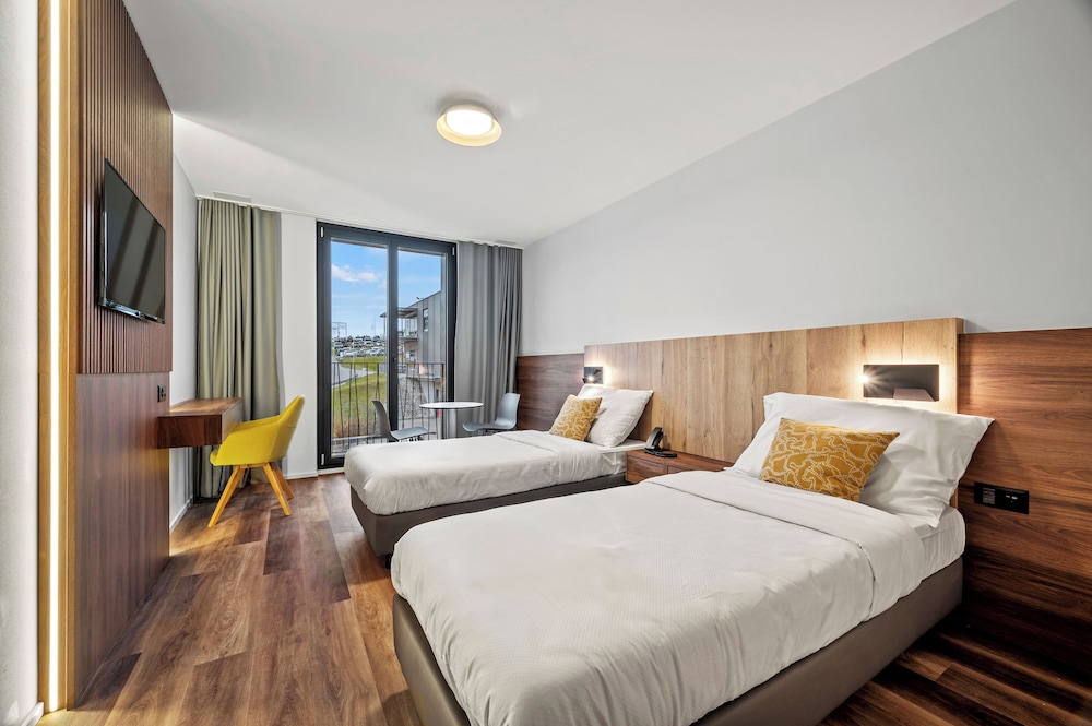 Standard Studio, 2 Twin Beds, Non Smoking, Kitchenette