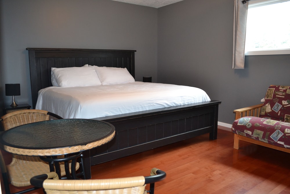 Room (2) photo 1